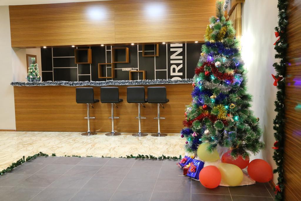 Atyraū Lacasa Hotel מראה חיצוני תמונה