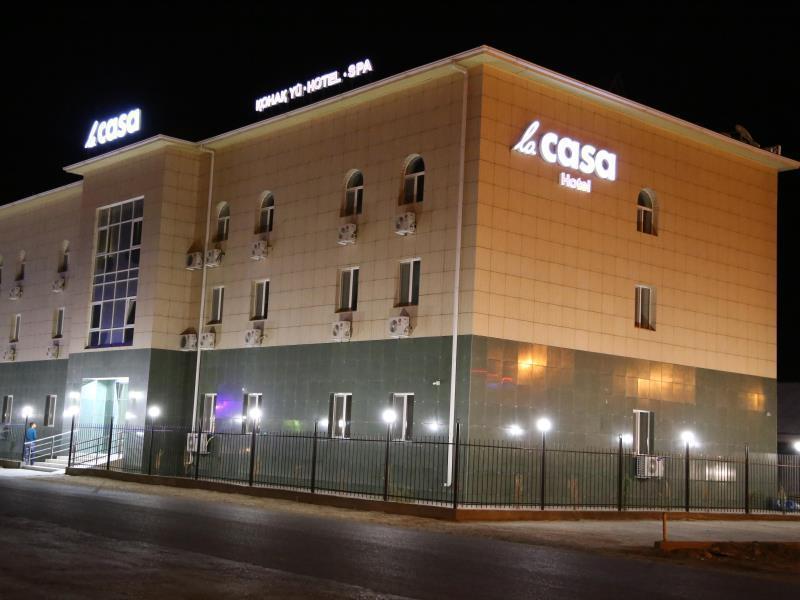 Atyraū Lacasa Hotel מראה חיצוני תמונה