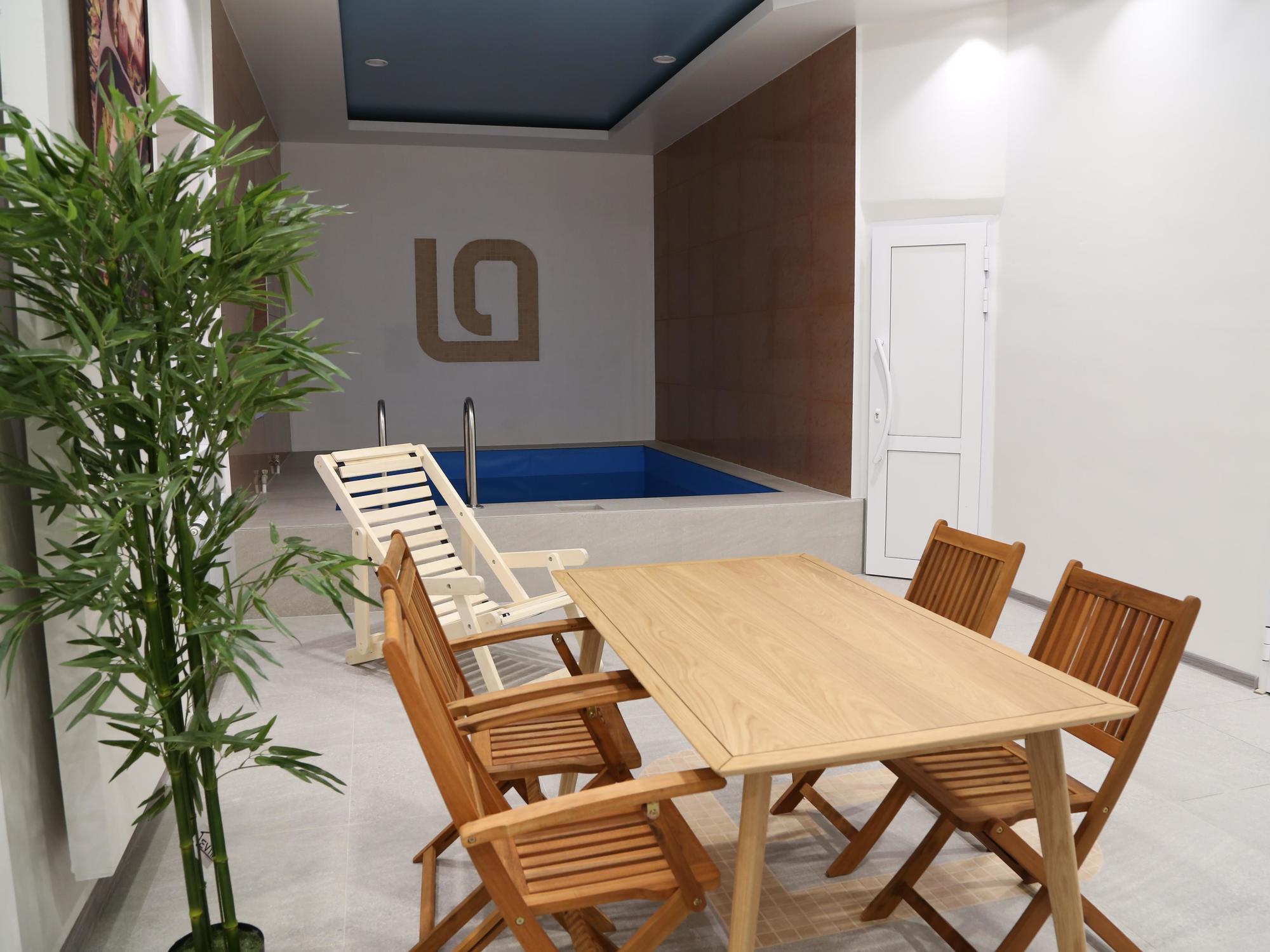 Atyraū Lacasa Hotel מראה חיצוני תמונה